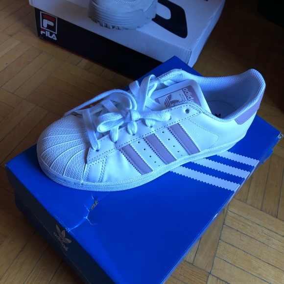 Adidas Superstars Dusty Pink - Picture 2 of 2
